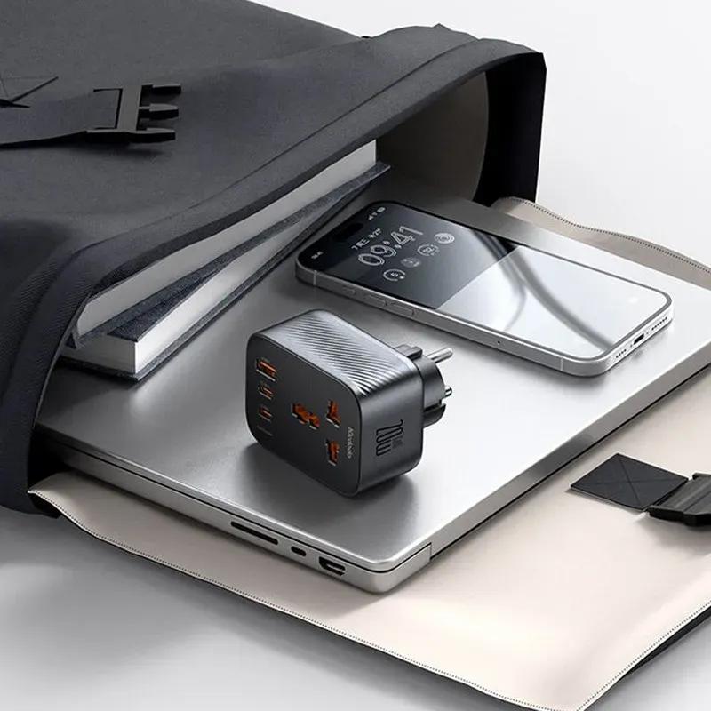 شارژر دیواری و مبدل برق مک دودو مدل CP-075 توان 20 وات image gallery